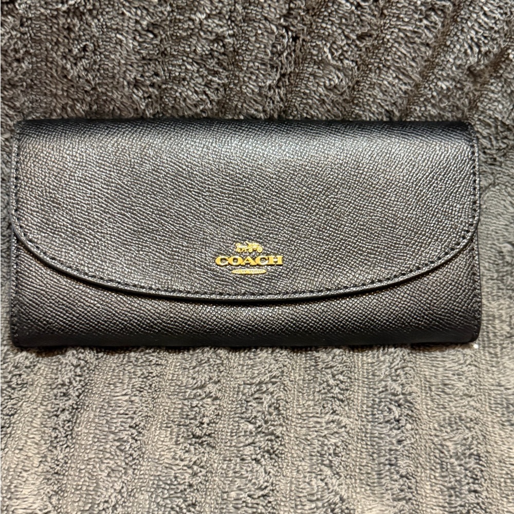 Coach Envelope Wallet in black leathe -NWOT